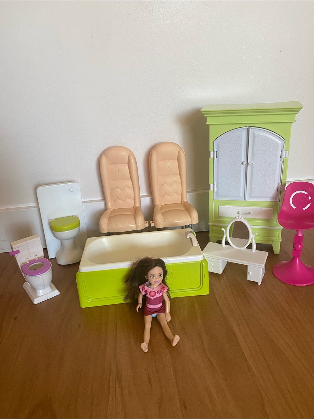 Mattel Barbie & Chelsea Doll Furniture